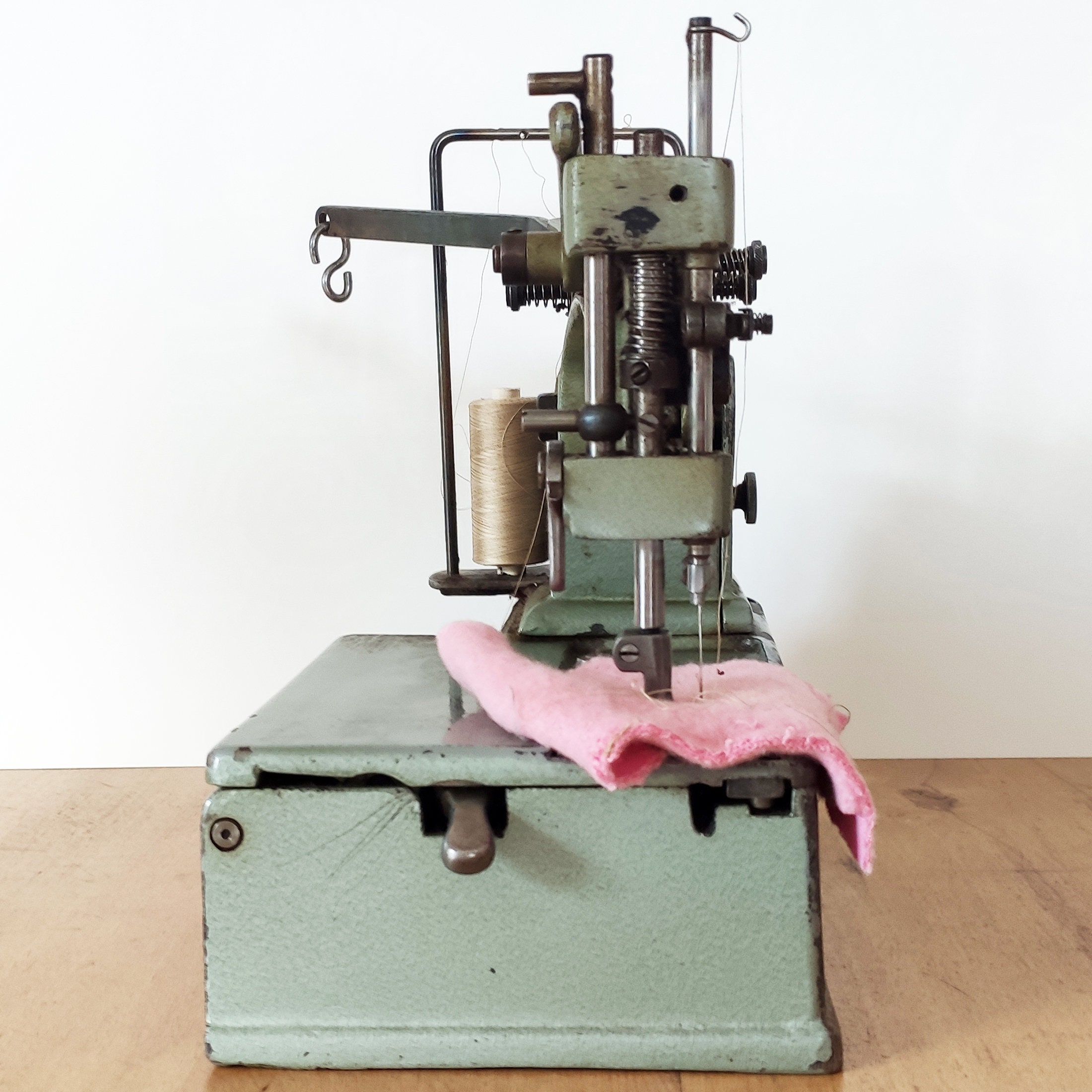 Vintage Glove Sewing Machine, Leather Industrial Sewing