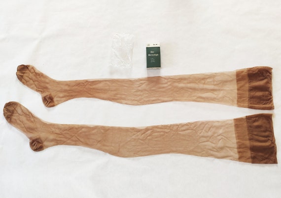 Vintage women's fine stockings in original packag… - image 2