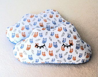 Cloud pillow with owl motif and cuddly soft fleece