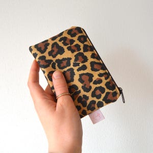 Geldbeutel Leoprint | Minitäschchen Leopardenmuster | Kopfhörertasche Animalprint | kleines Kramtäschchen braun