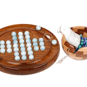 Juego de mesa de solitario de madera, clásico juego de solitario de clavijas para todas las edades, juego de solitario único hecho a mano con 33 bolas de cristal, regalo para niños.