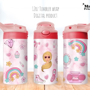 Peut inclure: Un habillage de gobelet rose de 12 oz avec un arc-en-ciel rose, blanc et bleu, un cupcake, un diamant, un rouge à lèvres, un miroir, un téléphone, un boombox et une poupée blonde portant des lunettes de soleil. L'habillage de gobelet est un produit numérique.
