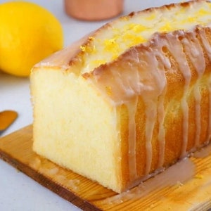Scarica la ricetta semplice per una torta vellutata e umida al limone