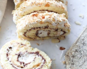 Gâteau roulé à la noix de coco et aux amandes Télécharger