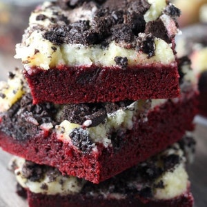 Cookies and Cream Red Velvet Bars Download