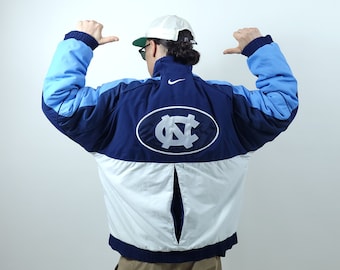 90s Nike Team North Carolina Padded Jacket – Navy/Carolina Blue/White Colorblock Embroidered Logo Size M Fits M, L
