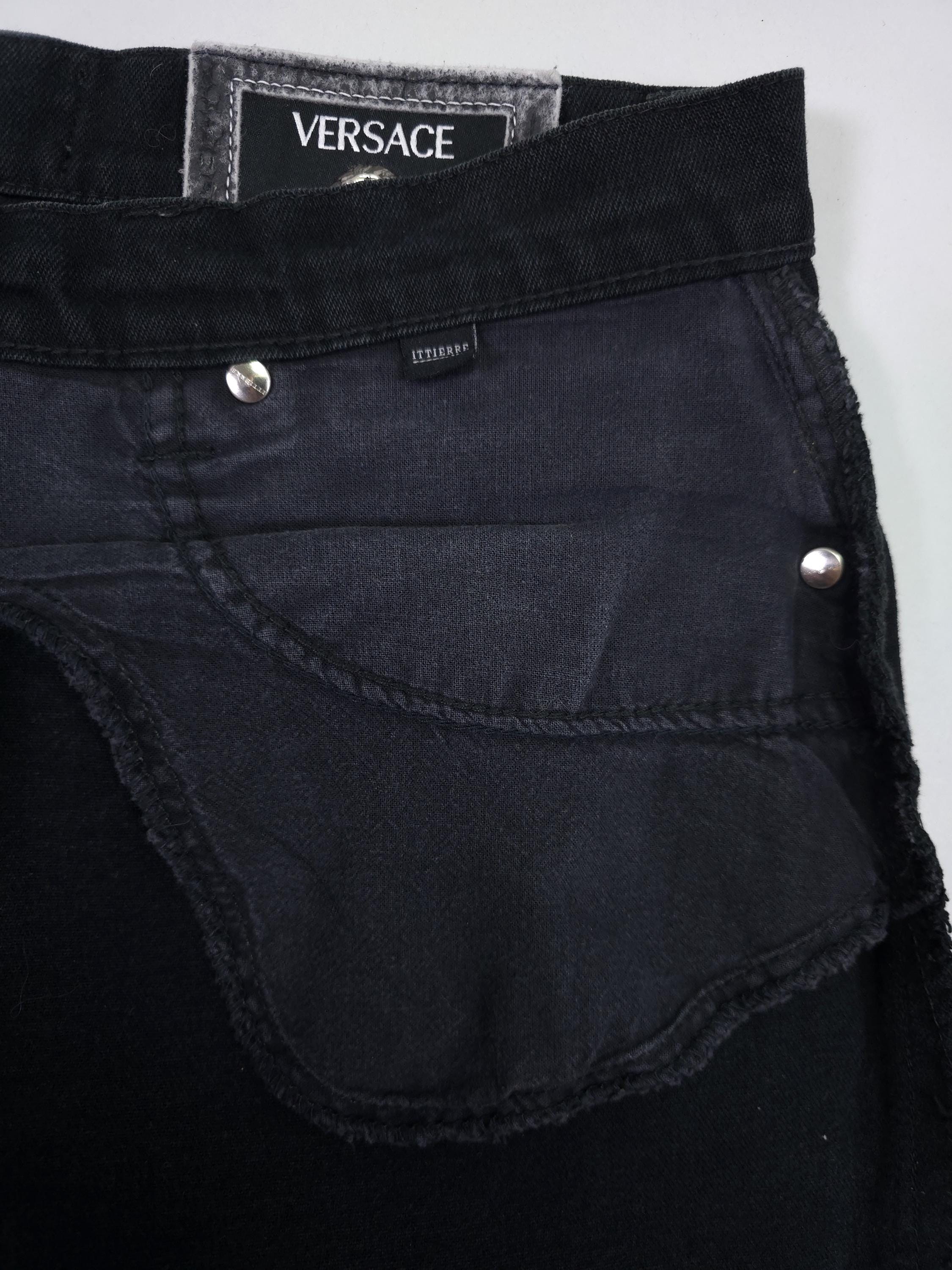 90s Versace Jeans Couture Straight Leg Jeans – Black Subtle Fade 