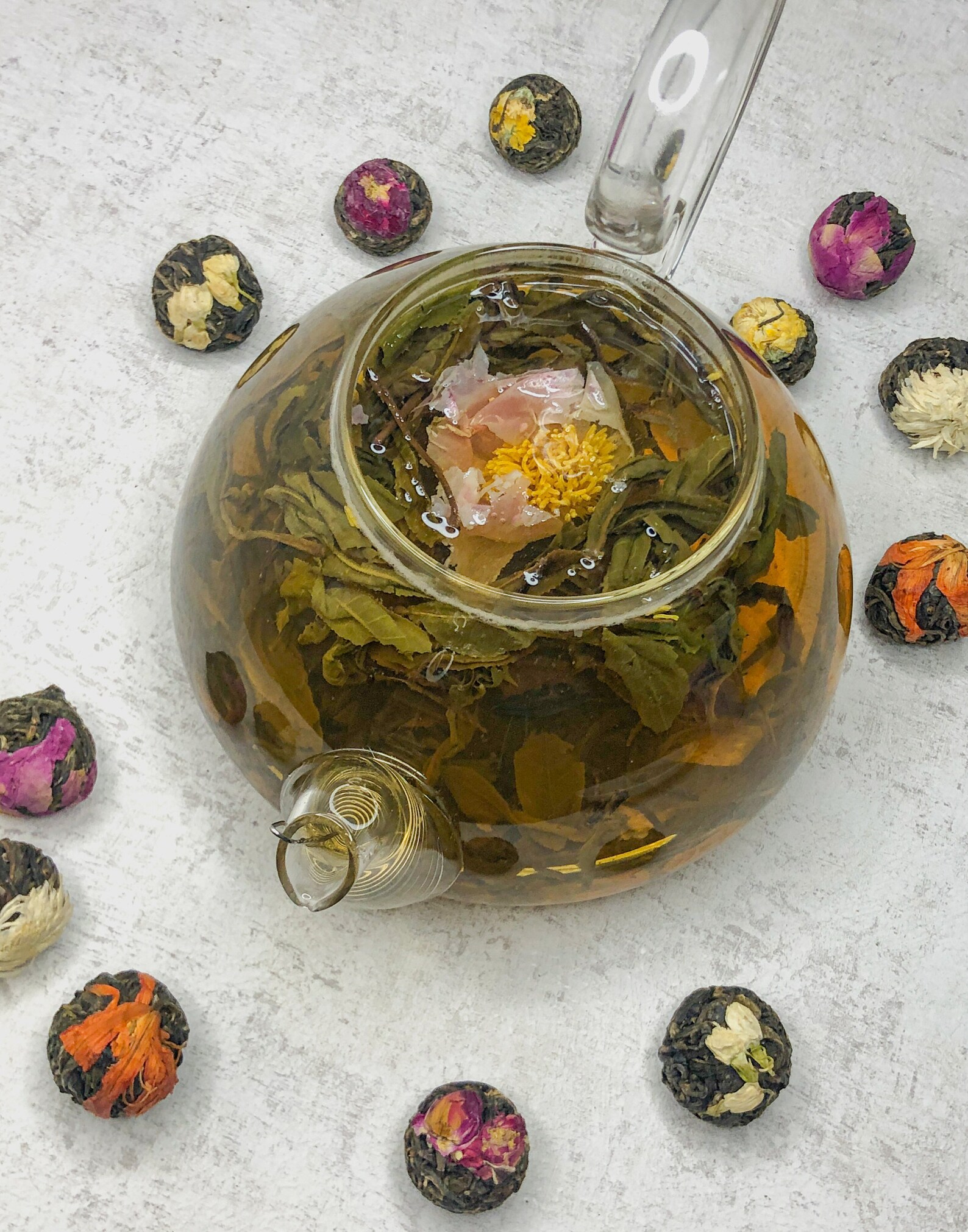 Teabloom Doppelwandige Glasbecher Set - 2 Blütentee-Tassen Mit Teekugeln, 550ml, Spülmaschinenfest