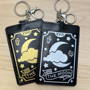 Llavero con soporte para PC para tarjetas fotográficas de cuero sintético inspirado en La Luna (Tarot)