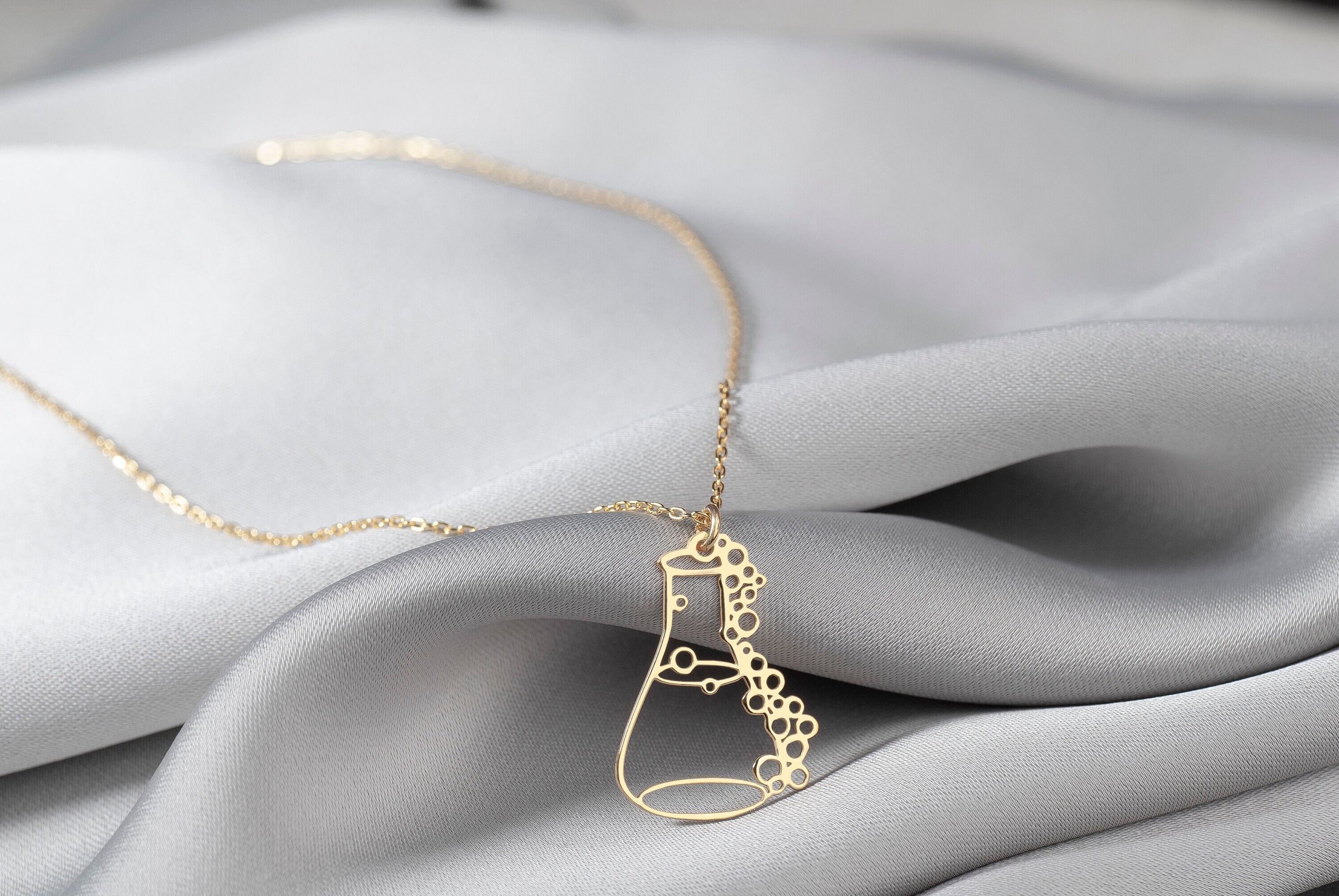 Amber necklace chemist cheap