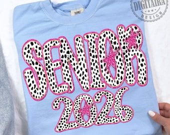 Senior 2026 Png, Diseño de camiseta de dálmata femenina para seniors, Clase de 2026 Png, Mamá pija para seniors Png, Graduación floral rosa de la escuela secundaria