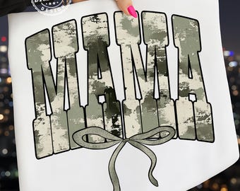 Camo Mama PNG, Mama png, Projekt koszulki dla żony myśliwego, Sublimacja wzoru kokardy w kamuflażu, Sublimacja polowania na jelenie i kaczki, Pobierz cyfrowo