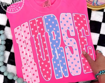 Enfermeira de bolinhas PNG Coquette Neon Girly Grandmacore PNG Vintage Camiseta de Enfermeira Vovó Primavera Preppy Enfermeira de bolinhas