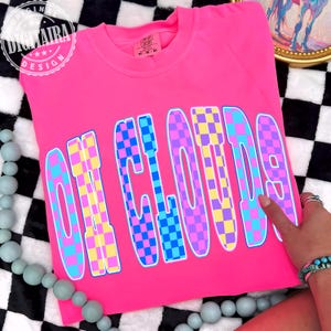 ON CLOUD9 png, retro dambord luipaard sterletters, schoolgeest speldag shirtontwerp, varsity mascotte sublimatie png, team trots png