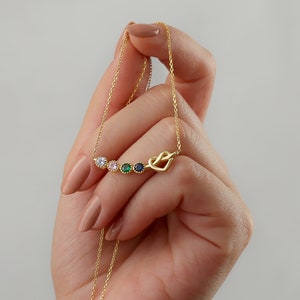 Collier coeur avec pierre de naissance, cadeau d&#39;anniversaire, cadeau pour elle, collier en argent, collier de famille, pierre de naissance de famille, cadeau pour maman, cadeau de Noël