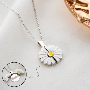 Personalized Daisy Necklace, Gift for Her, Gift for Mom, Personalized Name Necklace, Gift for Teacher, Mothers Day Gift