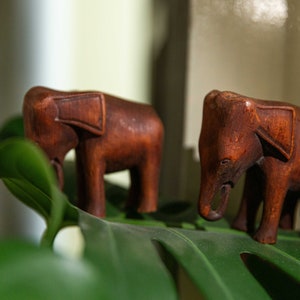 Set ot two Wooden Elephans African Primitive Figurines Wooden Gift Idea Art Handmade Home Decor Vintage Carved Figurine Carved Statue
