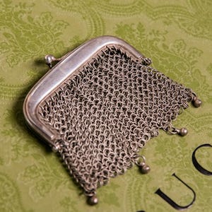 Ancien porte-monnaie en alpaga en argent, châtelaine victorienne avec fermoir, porte-monnaie vintage en maille Chanmaille, clapet Art DecoBag, grande fille de Gatsby lein