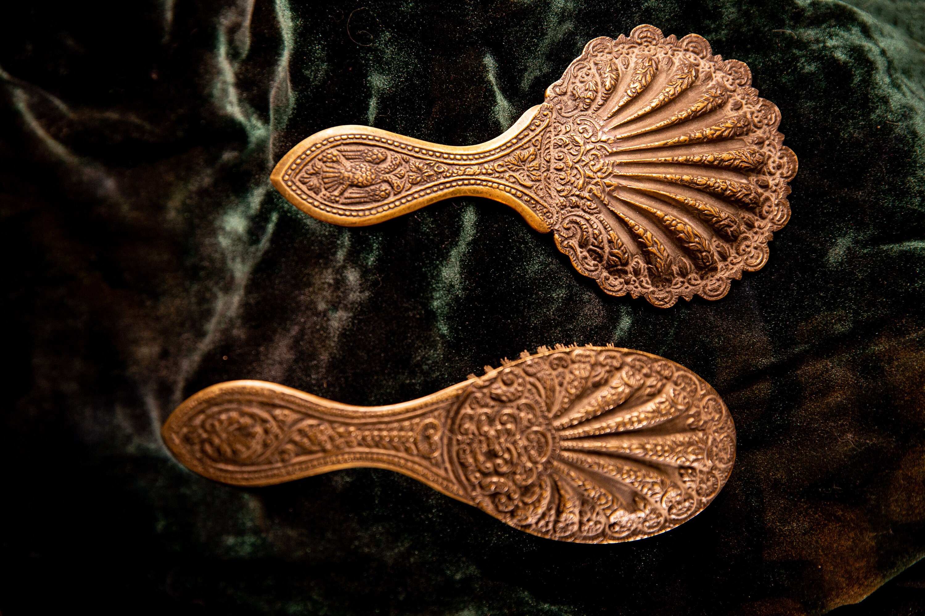 Vintage Mirror and Brush Set,vintage Heavy Mirror,vintage Heavy Brush