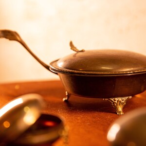 Vintage Copper Pan, Copper pan with lid with Brass Handle Antique Decorative Frying Pan Serving Pan Serving Bowl Serving Dish Gold Pan