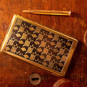 Français Brass Dance Card et Memory Aid Notebook, accessoire de mode des années 1950