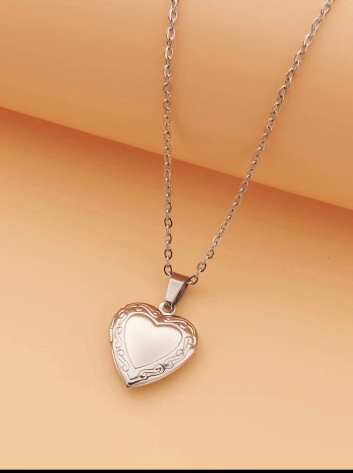 Jerma985 Heart Locket Necklace Pendant Personalized Greetings 