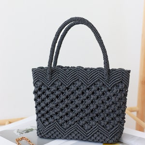 Elegante bolso de mano de macramé con cremallera: opciones de color y tamaño personalizables disponibles