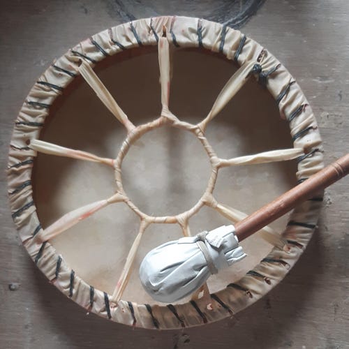 Tambor De Piel De Búfalo Nativo Americano 50cm Hecho A Mano - Chamánico Ceremonial Con Tótem Para Rituales Y Música Espiritual