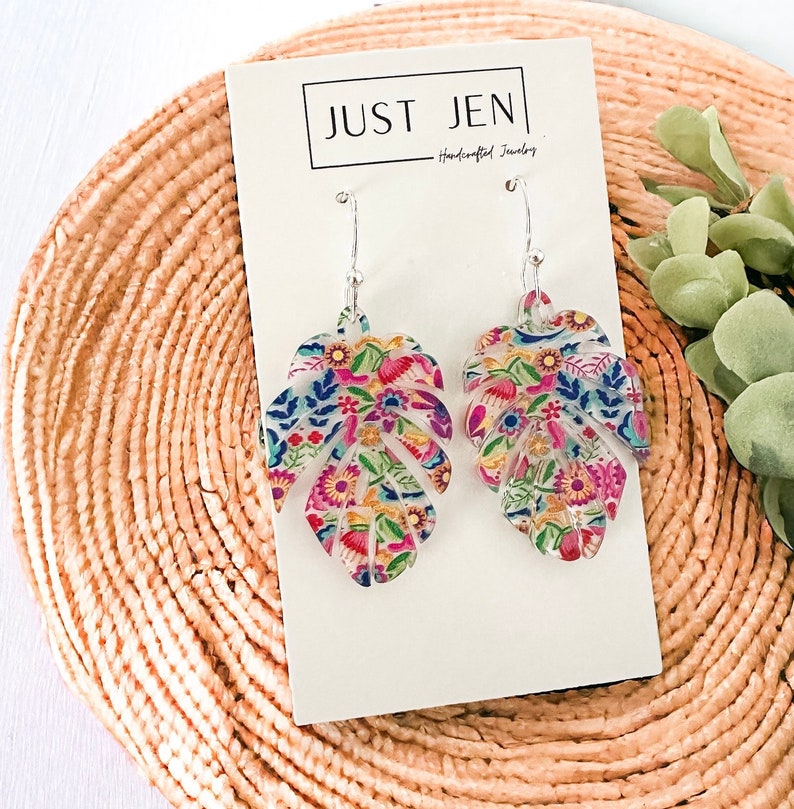 Mexican Floral Earrings // Monstera Leaf // Transparent Acrylic // Colorful Statement Earrings // Mother’s Day Gift bild 2