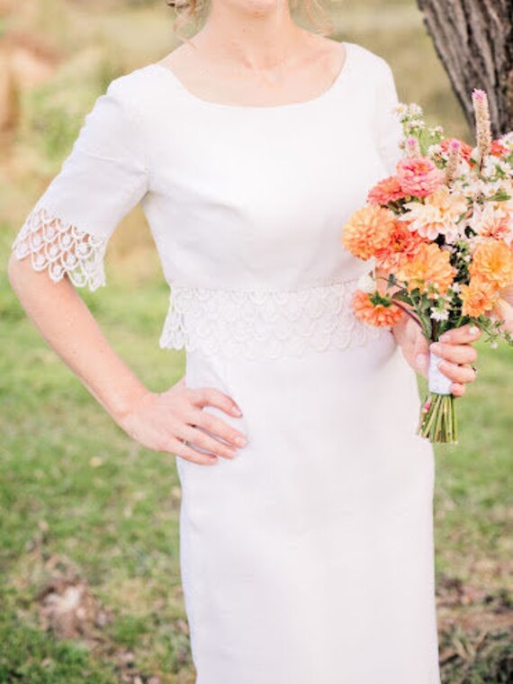 Vintage Lovely Unique Wedding Dress Scallop Lace - image 2