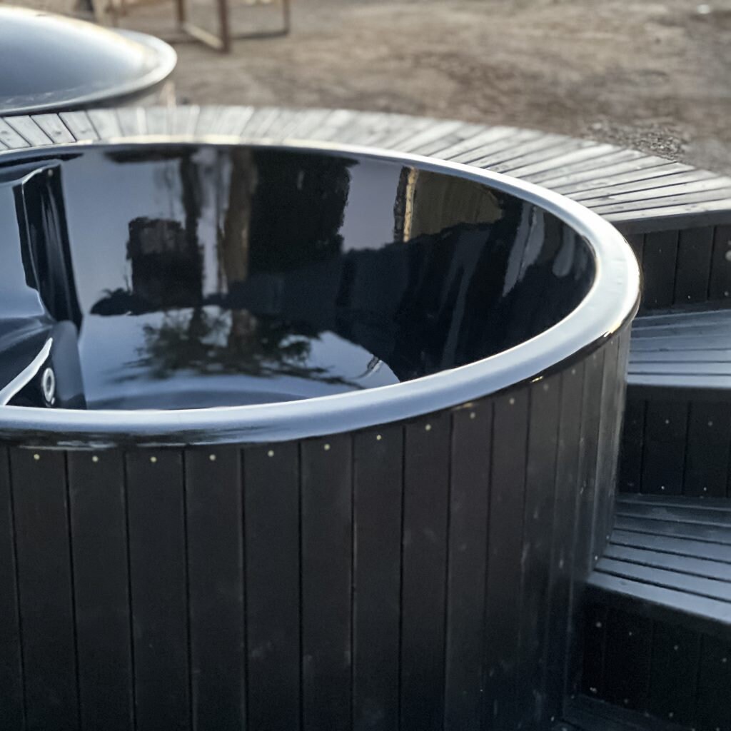 Wood Outdoor Bath Hot Tub, Hot Tub for Relax, Hot Tub With a Staircase ...