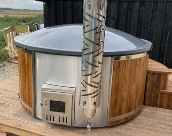 Fibreglass wooden tub with integrated oven