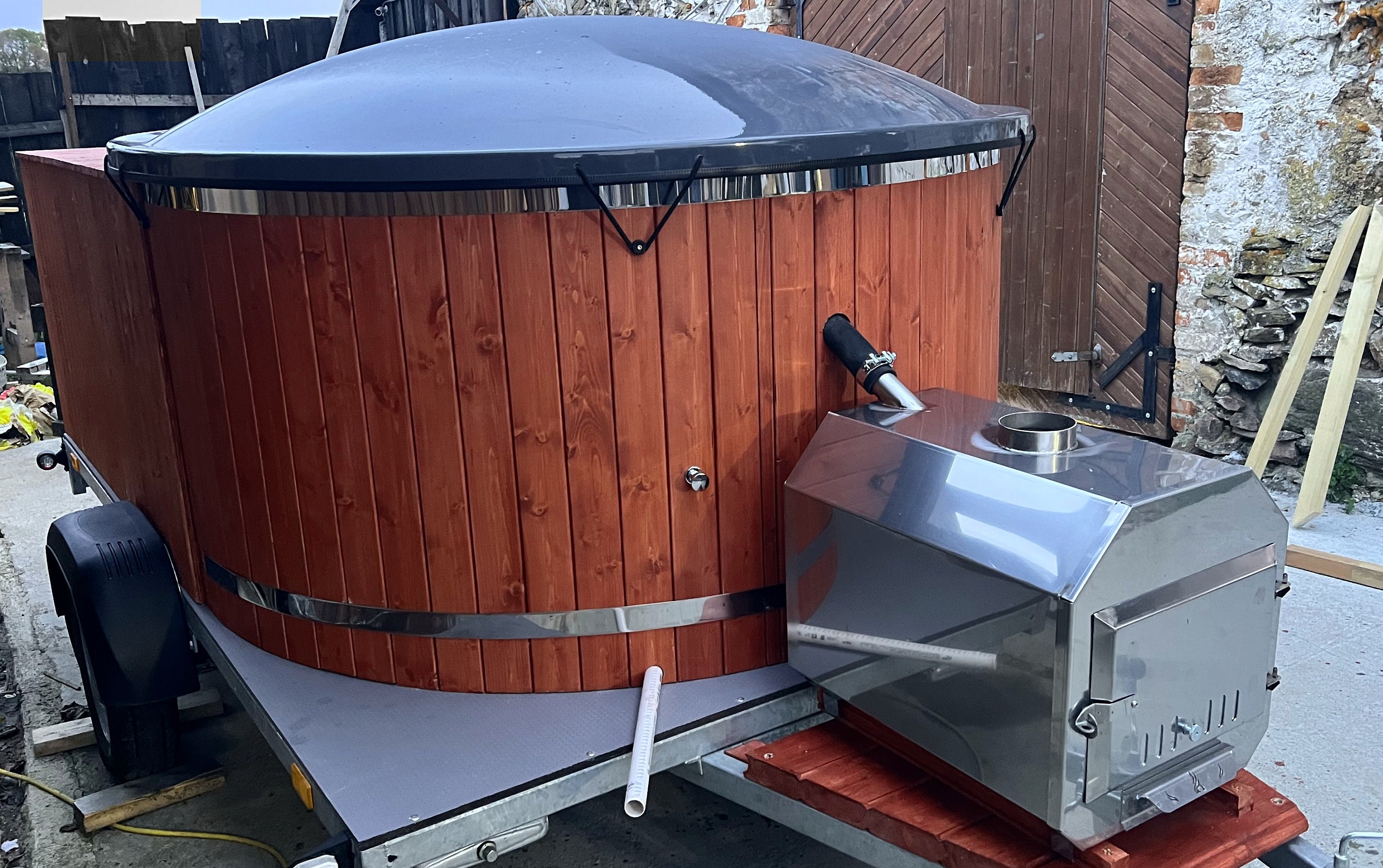 Hot Tub With Wood Burning Stove, Fiberglass Hot Tub for Relax, Outdoor