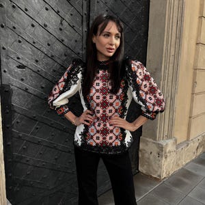 Ukrainian vyshyvanka with elements of hand embroidery, size M