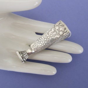 Franse lakzegel stempel 800 zilver reliëf "Pebble" ontwerp, maker Charles Murat, monogram, antiek tot vintage Made in France CM Bureauartikelen