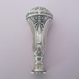 Cachet Cachet de Cire Motif Empire Français, Feuilles d'Acanthe ou de Laurier Fleuries, Cachet à Cacheter Art Nouveau Made in France, avec Monogramme, 72mm