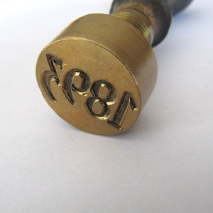 Antieke houten lakzegelstempel uit 1893 met bronzen basis Gemaakt in Frankrijk eind 1800 voor Boisnard & Co. Cognac, Franse stempel voor zegellak