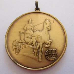 Vintage Medallion Medal Pendant Horse Buggy Carriage Burnished aged-brass tone for horse fans, Meise Belgium Belgian Flemish art Medal