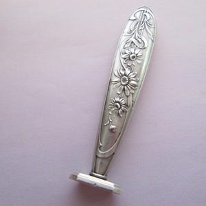 Sello de lacre vintage francés, flor de pétalos de margarita, sello de lacre de plata maciza estilo rococó, Art Nouveau, principios del siglo XX, hecho en Francia, sin monograma