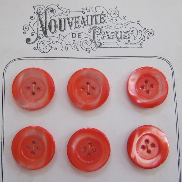 Mother of pearl MOP buttons from Paris France, 12 red dyed shell 1 inch vintage French Nouveauté de Paris carded buttons 1920s 1930s, 26mm