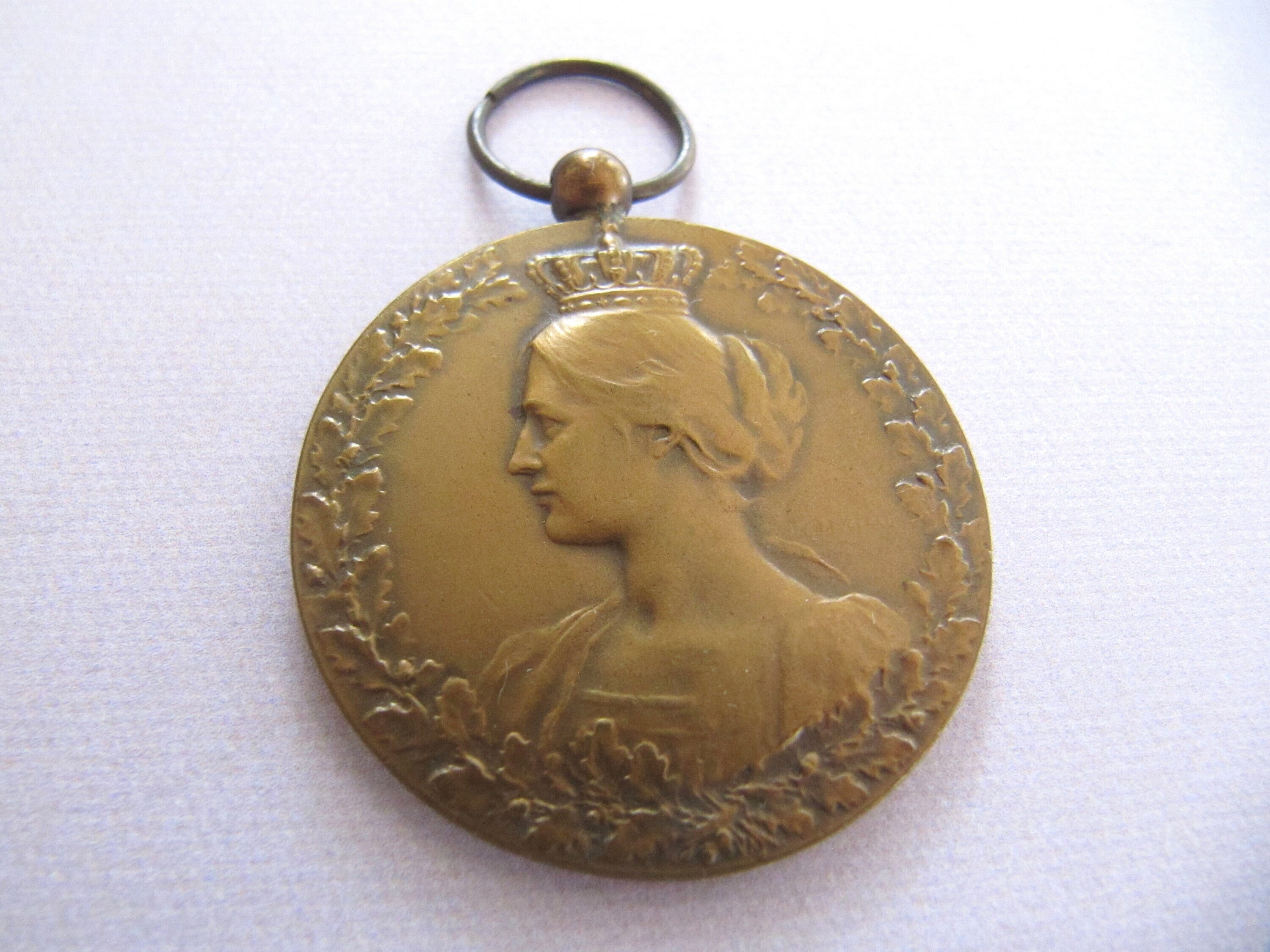 Bronze Art Medal Art Nouveau 1914 1918 Belgian, Beautiful Queen Lady Woman with Crown, In Memory of Cooperation, Belgium, WWI Militaria