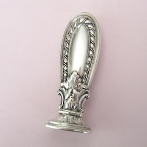 Timbro con sigillo in ceralacca in argento 800, da antico a vintage, inizio '900, stile impero con foglie d'acanto e motivo a "strisce" stilizzato, non monogrammato