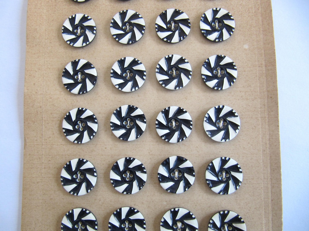 18mm Casein Galalith Buttons, 24 Vintage Art Deco Carded Black & White ...