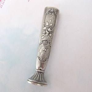 Tampon de cire Français vintage ROSES treillis & fleurs, cachet de cire en argent massif Art nouveau début des années 1900 Fabriqué en France sans monogramme
