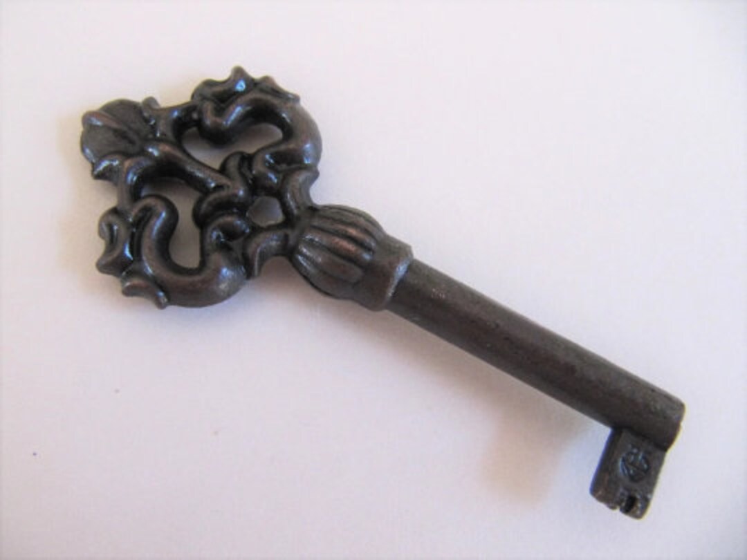 Vintage Skeleton Key 75mm Beautiful Unique Design, Aged Dark Patina