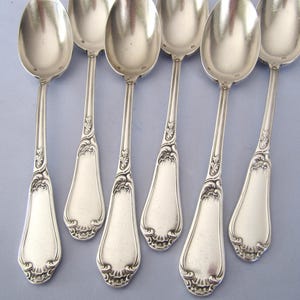 6 cuillères à café cuillères à café vintage françaises, motif fleuri en forme de coquillage, couverts à dessert en métal argenté des années 40 et 50