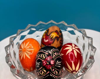 Vintage Set of 4 Pasanky Painted Eggs 2 Rizba Carved Wood 2 Painted