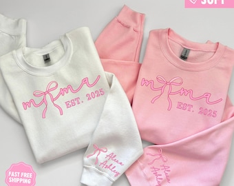 Sweat rose Mama Est 2025, cadeau esthétique girly pour maman, jolie chemise maman, chemise noeud, chemise coquette pour maman, cadeau fête des mères