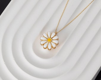 Daisy Spinner Anxiety Necklace: Sterling Silver Fidget Pendant