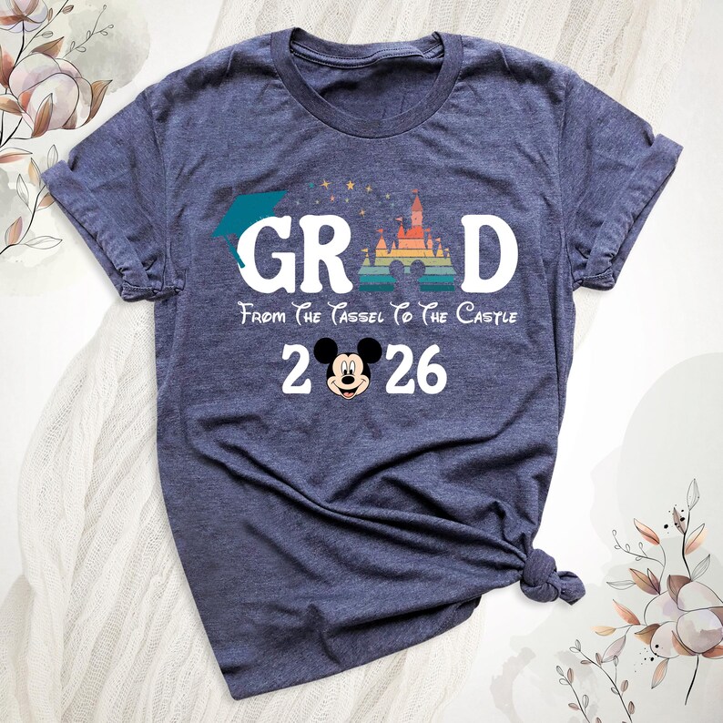 Camisetas personalizadas de graduación de Disney, camiseta a juego para viaje familiar, camiseta de la promoción de 2026 de Disney, camiseta de graduación de Disney, camiseta de Disneyland, camiseta de Disneyworld. imagen 7